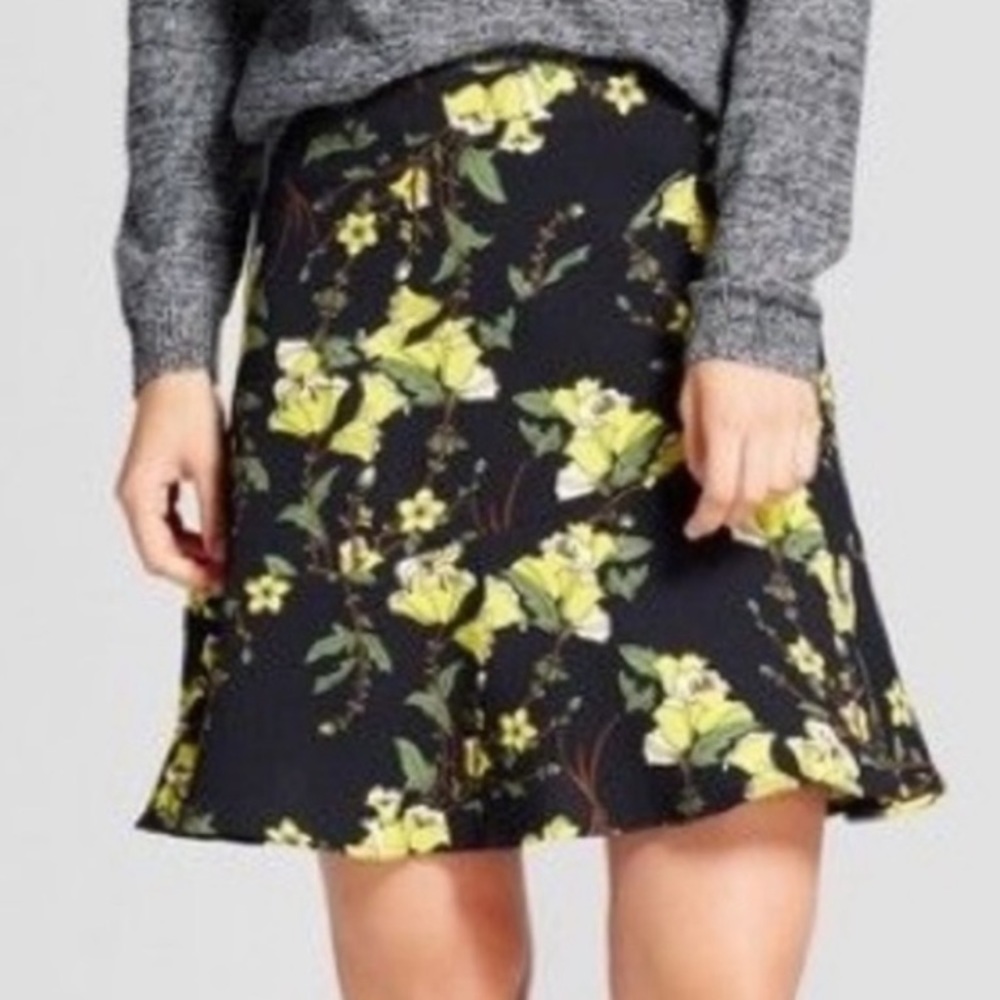 WhoWhatWear black and floral skirt
